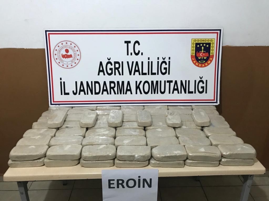 Türkiye-İran sınırında 53 kilogram eroin ele geçirildi