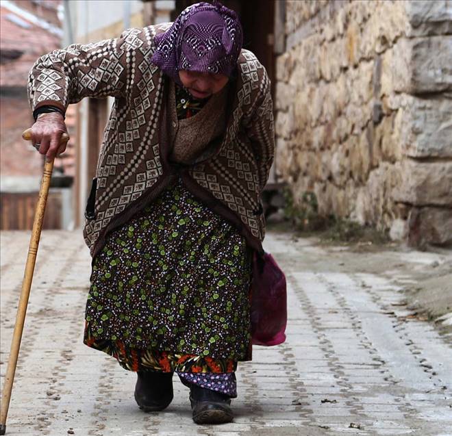 GİT GİDE YAŞLANIYORUZ
