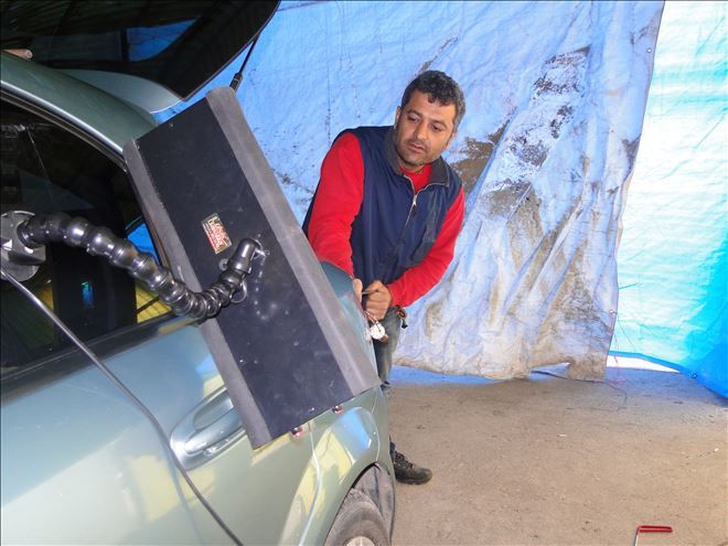 DOĞUBAYAZIT´TA ZARAR GÖREN ARAÇLAR ONARILIYOR