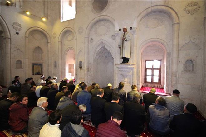 İSHAKPAŞA SARAYI CAMİİ İBADETE AÇILDI