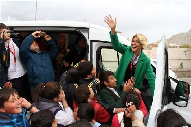 DOĞUBAYAZIT´TA GÜLBEN ERGEN ANAOKULU AÇTI