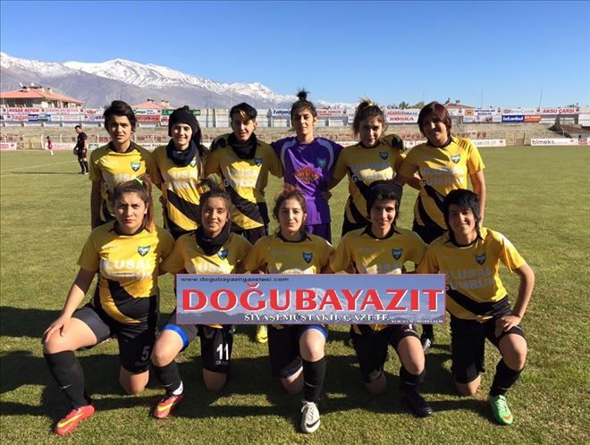 BAYAZITSPOR KADIN FUTBOL TAKIMI GALİBİYETE DOYMUYOR