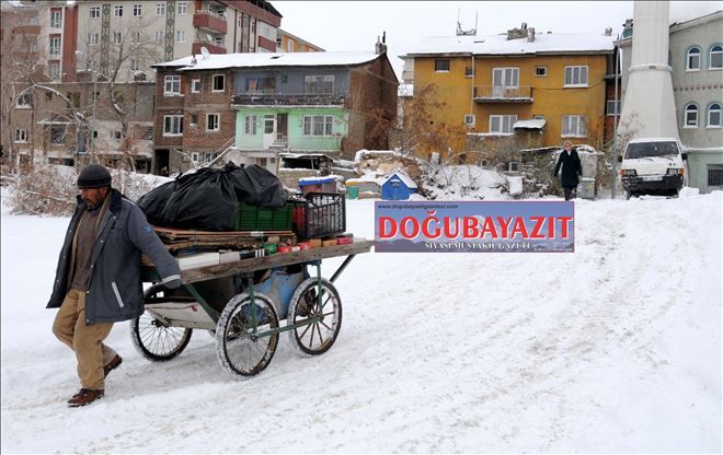 KAR KIŞ DEMEDEN TABLACILIK YAPAN HAMAL İNSANLAR?