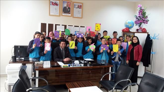 AĞRILI ÇOCUKLAR YILBAŞI KARTLARINI İSPANYA´DAKİ ÇOCUKLARA GÖNDERDİ