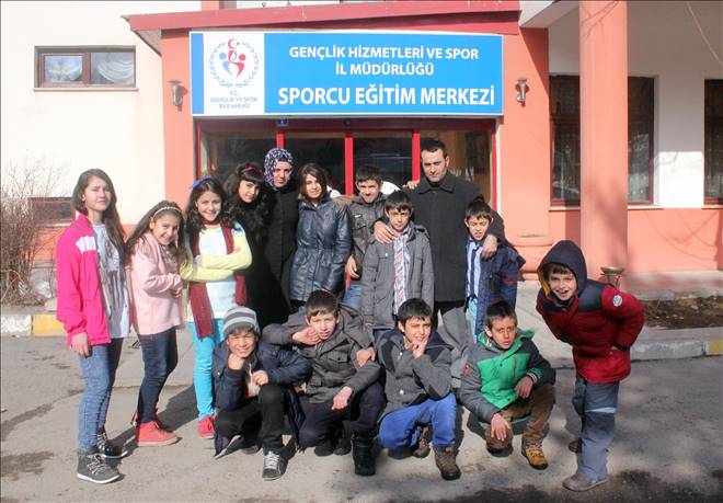 Buzda Yeşeren Hayatlar