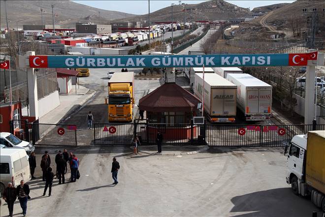 İRAN SINIRINDA 10 KİLOMETRELİK TIR KUYRUĞU