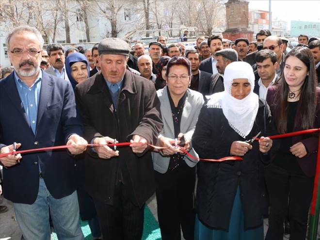 Diyadin`de Ebru Yalçın Halk Kütüphanesi açıldı