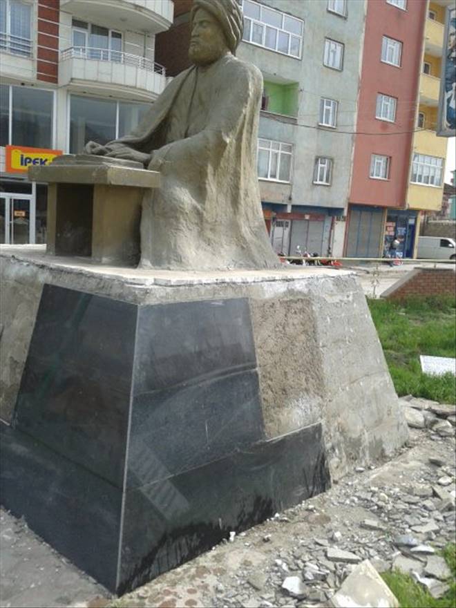 HEYKELLER RESTORASYONDAN GEÇİRİLİYOR