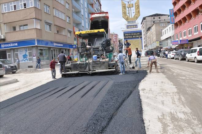 ASFALTLAMA ÇALIŞMALARI DEVAM EDİYOR 