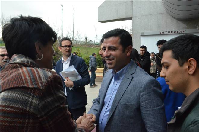 HDP TÜRKİYE?NİN 3. PARTİSİ OLDU