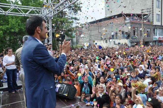 DOĞUBAYAZIT?TA KUTLAMALAR