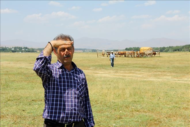 Sular çekilince araziler kuraklaştı