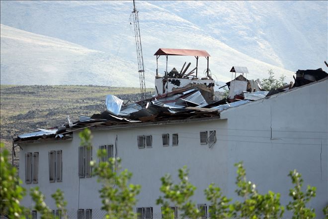 Doğubayazıt´a bağlı Karabulak jandarma karakoluna intihar saldırısı; 2 asker yaşamını yitirdi, 24 yaralı