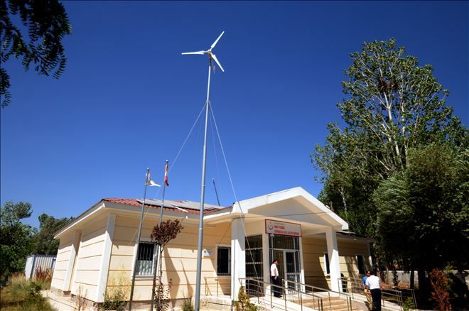 Sağlık merkezi enerjisini güneş ve rüzgardan alıyor