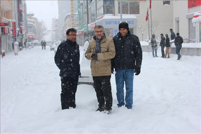 DOĞUBAYAZIT´TA KAR YAĞIŞI YARIM METREYİ GEÇTİ