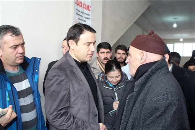 VALİ VATANDAŞLARLA BERABER