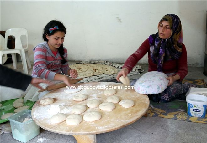 DÖRT ÇOCUK ANNESİNİN ?EKMEK MÜCADELESİ?