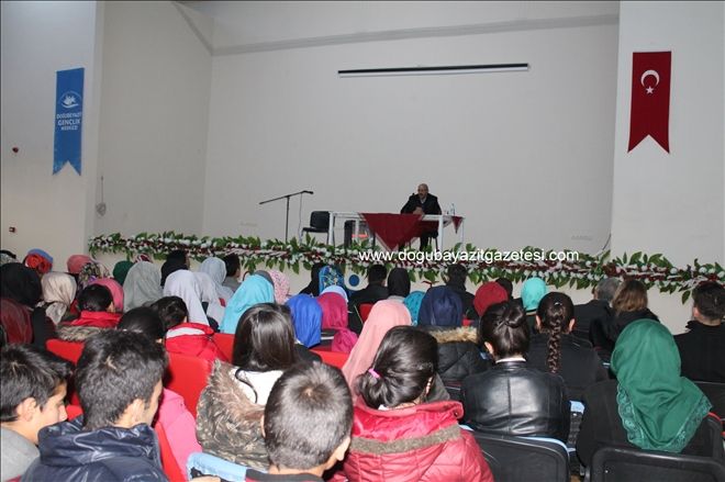 EDEBİYATÇI YAZAR HÜSEYİN OKÇU, GENÇLİK MERKEZİNDE AHMEDE XANİ ÜZERİNE KONFERANS VERDİ.