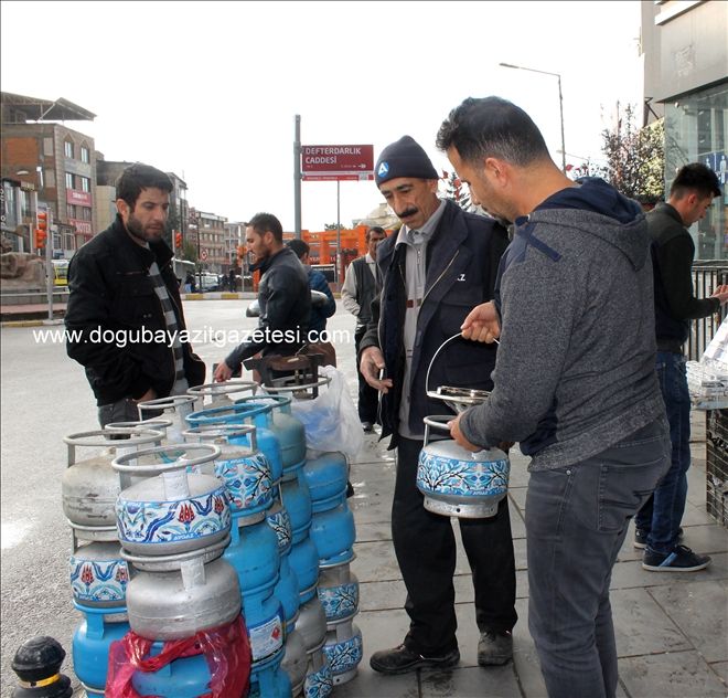 DOĞUBAYAZIT´TAKİ DOĞALGAZ PATLAMASI VAN´I GAZSIZ BIRAKTI