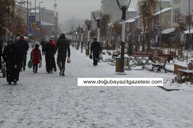 AĞRI´DA KAR YAĞIŞI BAŞLADI...