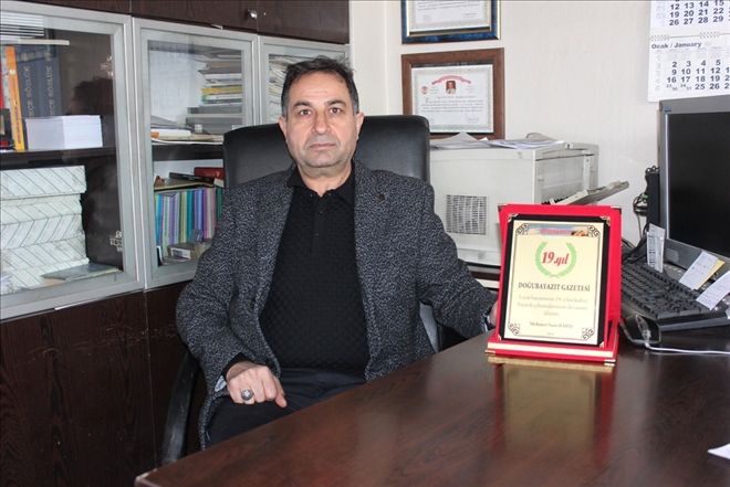 İŞ ADAMI M.NURİ BARIŞ´TAN GAZETEMİZİN 19. YILI ANISINA PLAKET...