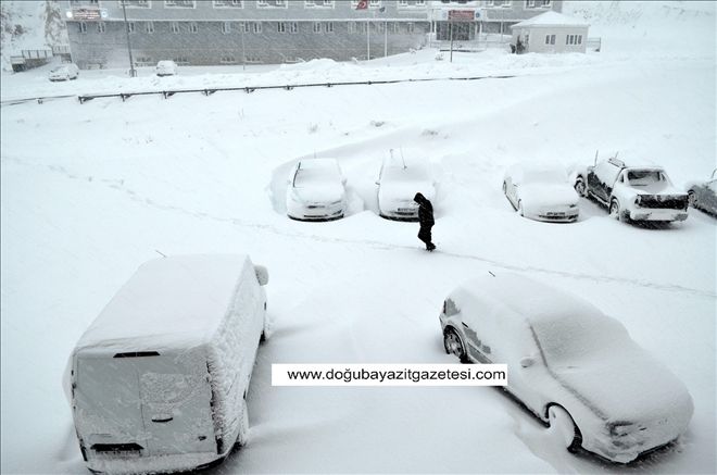 AĞRI´DA 436 KÖY YOLU ULAŞIMA KAPALI...
