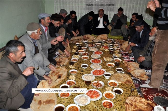 Uzun kış geceleri köy odalarındaki sohbetle şenleniyor...