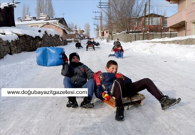 ÇOCUKLARIN KAYAK KEYFİ...