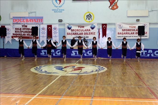 Ağrı´da halk oyunları yarışması düzenlendi