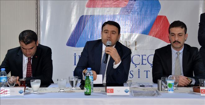 AĞRI VALİSİ MUSA IŞIN SİVİL TOPLUM KURULUŞ TEMSİLCİLERİYLE BİR ARADA