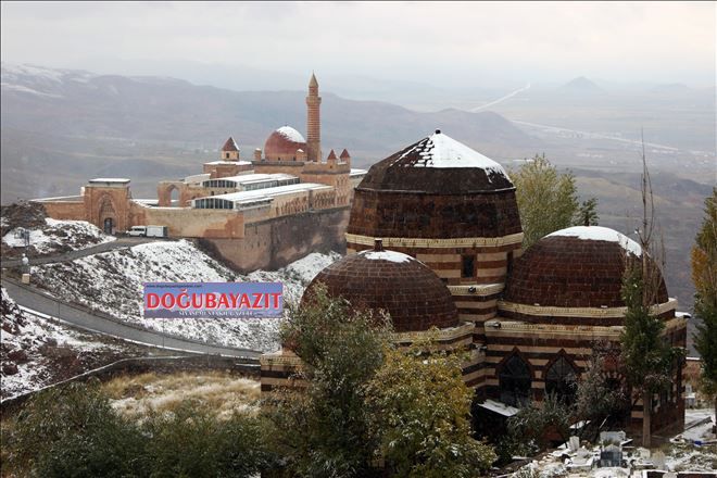 DOĞUBAYAZIT İSHAKPAŞA SARAYI VE AHMEDE XANİ´DE KARPOSTALLIK RESİMLER