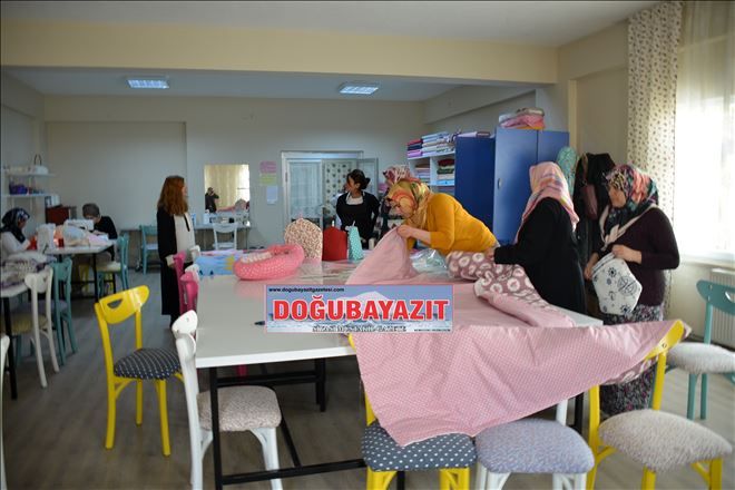 Ağrı´da Aile Destek Merkezi kadınlara gelir kapısı oldu