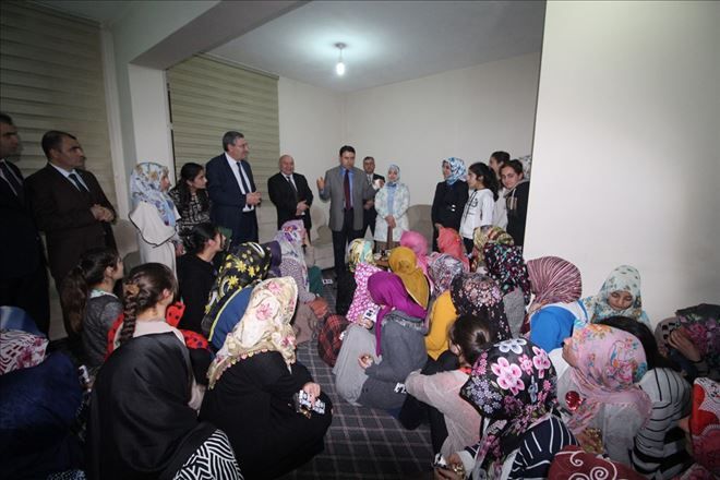 Ağrı Valisi Işın, kız öğrencilerle bir araya geldi