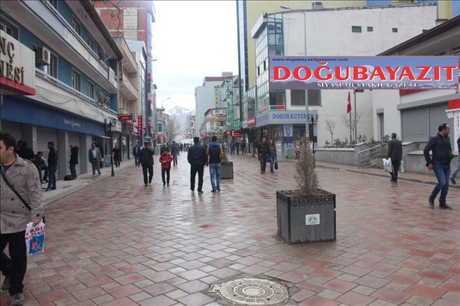 DOĞUBAYAZIT´TA NİSAN AYINDA SOĞUK HAVA