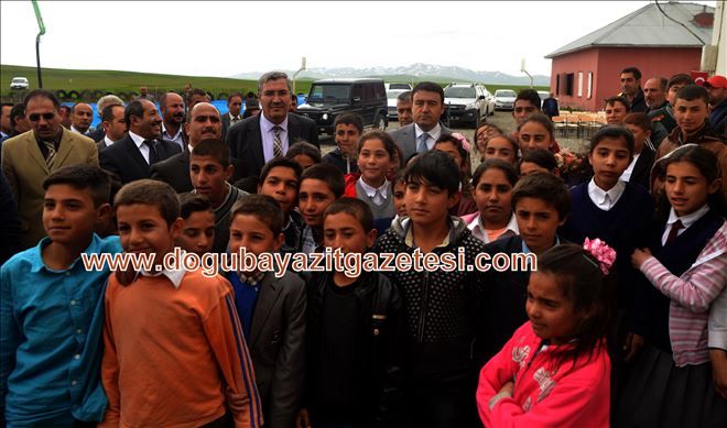 VALİ IŞIN: ?ÇOCUKLARIN İYİ EĞİTİM ALMASI İÇİN GAYRET GÖSTERİYORUZ?