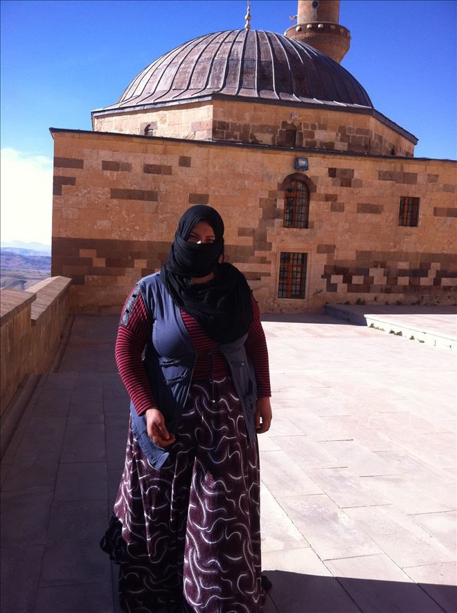 İTHAL DİLENCİLER AHMEDE XANİ CAMİSİNDE
