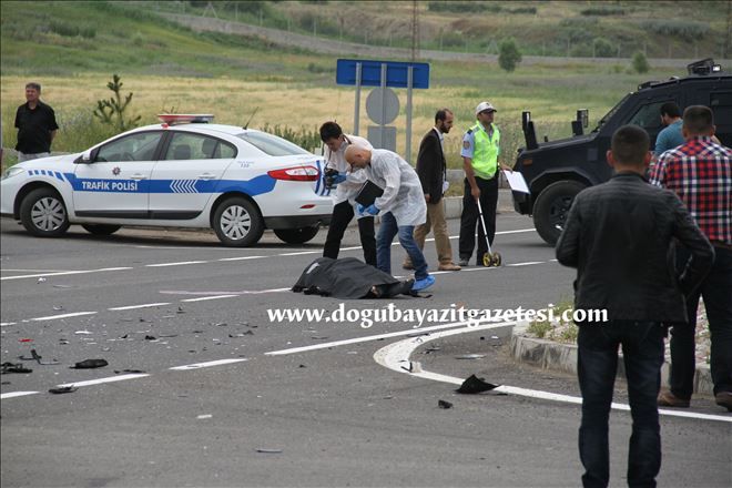 Ağrı´da motosikletle kamyonet çarpıştı: 2 ölü, 2 yaralı