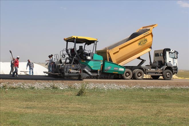 AĞRI´DA KÖY YOLLARINI ASFALTLAMA ÇALIŞMALARI