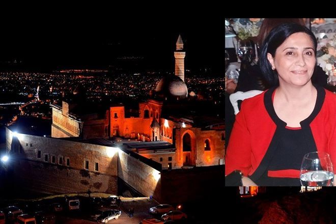 DEĞMEYENLERE HARCADIĞIM ÖMRÜME ACIDIM...!