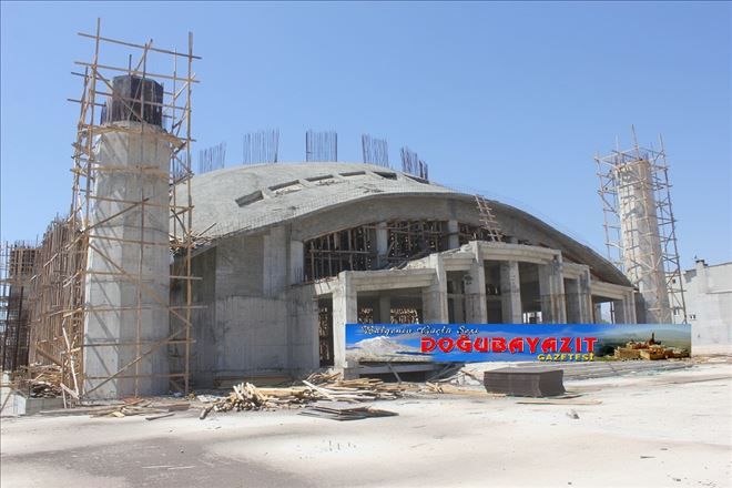 AĞRI´DA CAMİ İNŞAATINDA DÜŞEN İŞÇİ ÖLDÜ