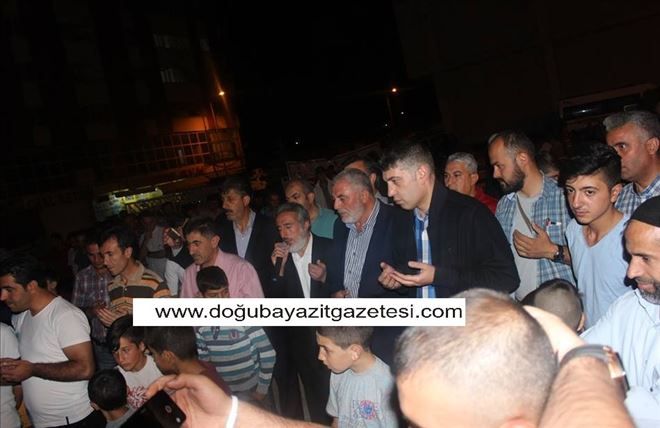DOĞUBAYAZIT´TA MİLLİ İRADE NÖBETİ 23. GÜNÜNDE KURBANLAR KESİLDİ, DUALAR EDİLDİ.