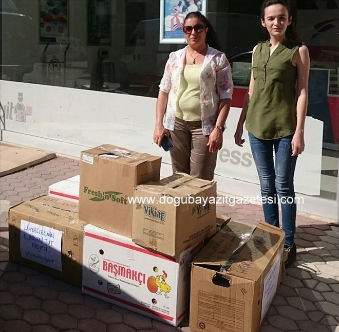 MANAVGAT´TAN DOĞUBAYAZIT´A KİTAP-KIRTASİYE-KIYAFET YARDIM KOLİLERİ YOLA ÇIKTI