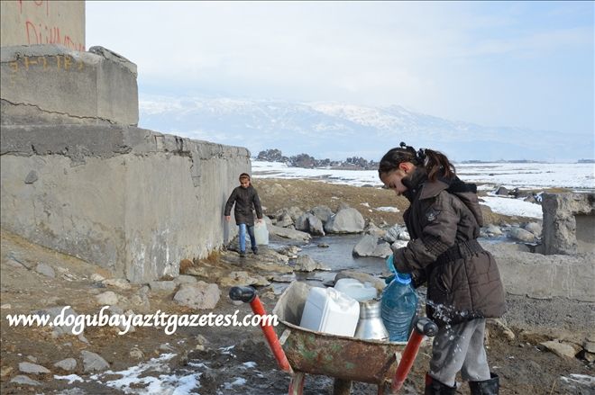 KAR DOĞUBAYAZIT´IN KIRSAL KÖYLERİNDE YAŞAMI ZORLAŞTIRIYOR?