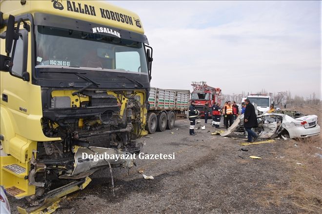 AĞRI´DA TRAFİK KAZASI: 4 ÖLÜ?