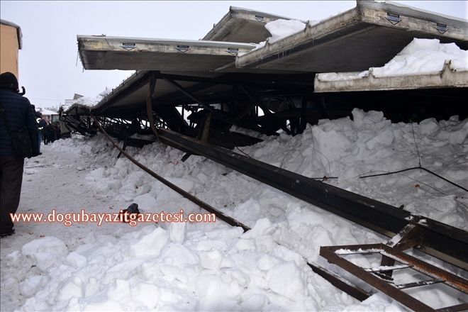 AĞRI´DA PAZAR YERİ ÇÖKTÜ?