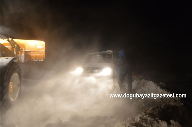 DOĞUBAYAZIT´TA MAHSUR KALANLAR KURTARILDI?