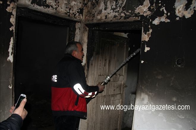 AĞRI´DA EV YANGINI?