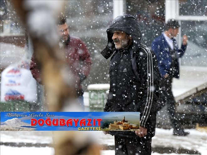 AĞRI´DA YAĞIŞLI HAVA...
