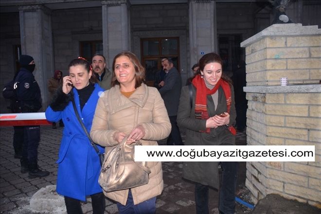 DİRAYET TAŞDEMİR DOĞUBAYAZIT´TA GÖZALTINA ALINIP SERBEST BIRAKILDI...
