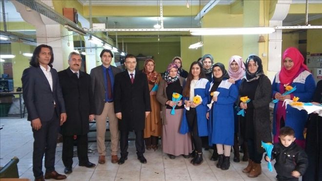 AĞRI İŞKUR İL MÜDÜRÜ GIYAS GÜVEN KADINLARI UNUTMADI...